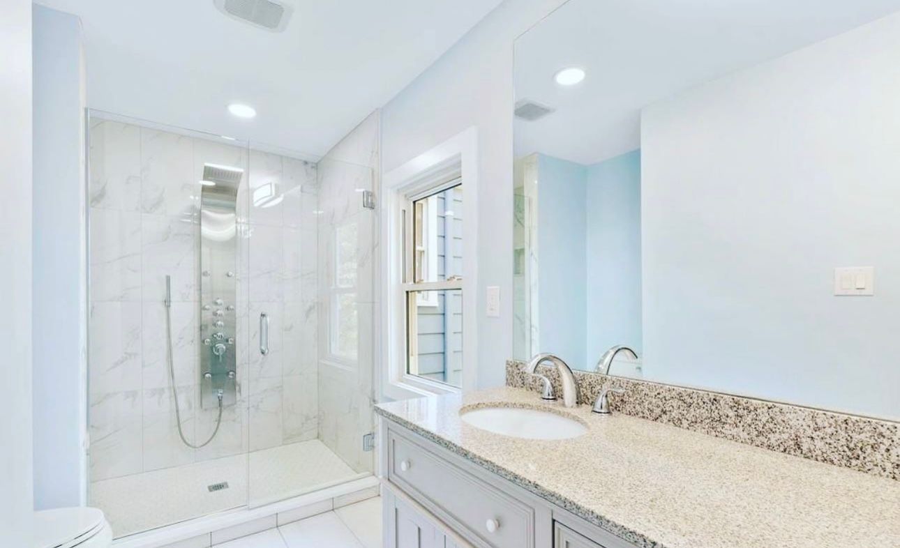Tiled shower surround and curb